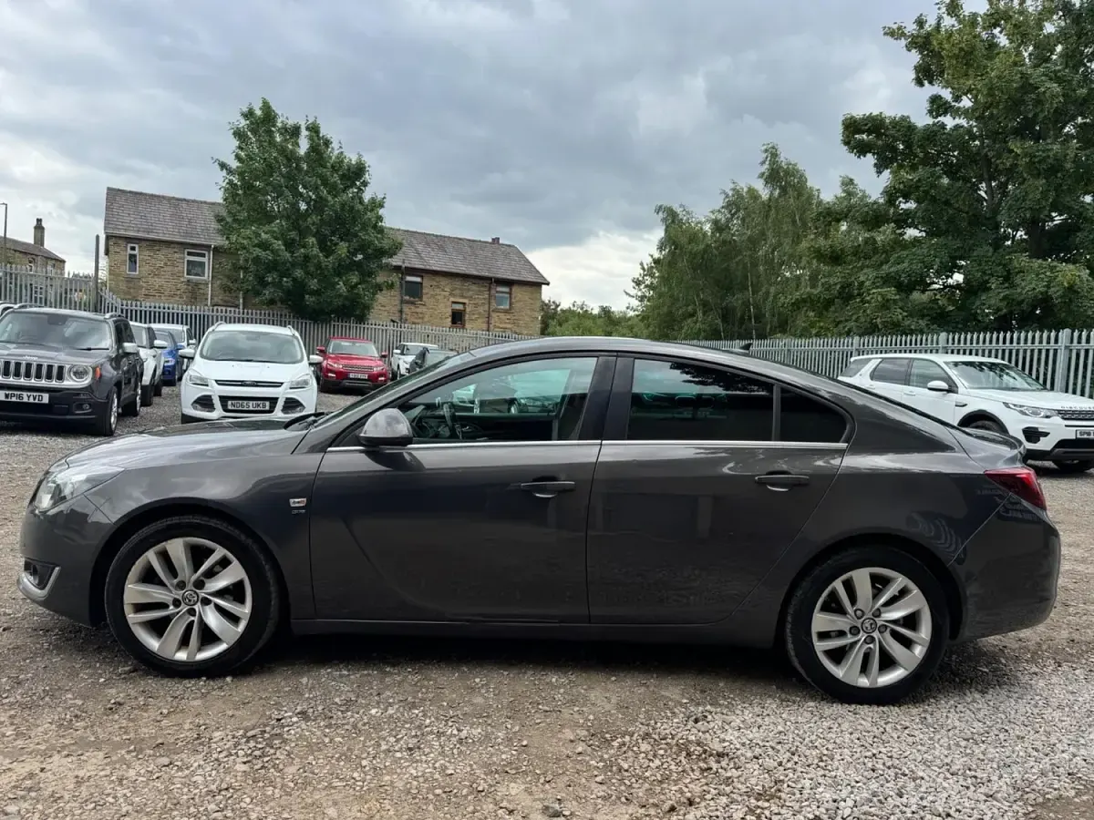 Used Vauxhall Insignia SRi 163 HP (119 kW) 2015 Grey Hatchback
