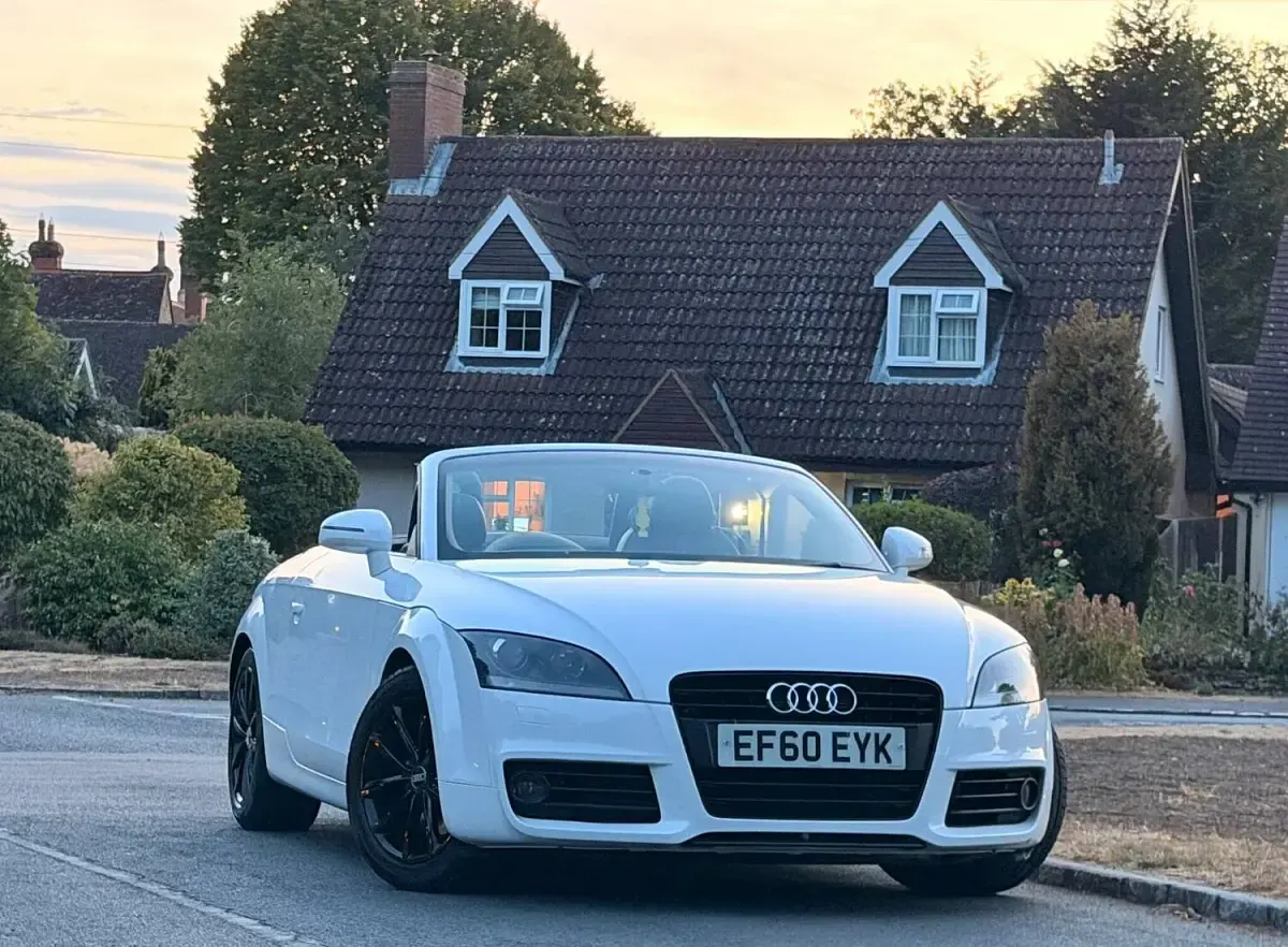 Used Audi TT Roadster Design 160 HP (117 kW) 2011 White Cabriolet