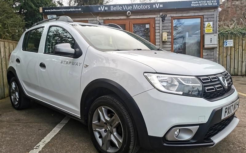 Used Dacia Sandero Ambiance 90 HP (66 kW) 2017 White Hatchback
