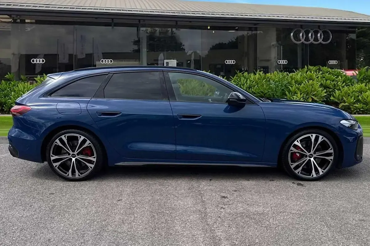 Used Audi S5 Performance 367 HP (269 kW) 2025 Blue Estate