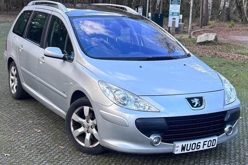 Silver Used 2006 Peugeot 307 Estate | £2,500 (Fair price) - Image 1/1
