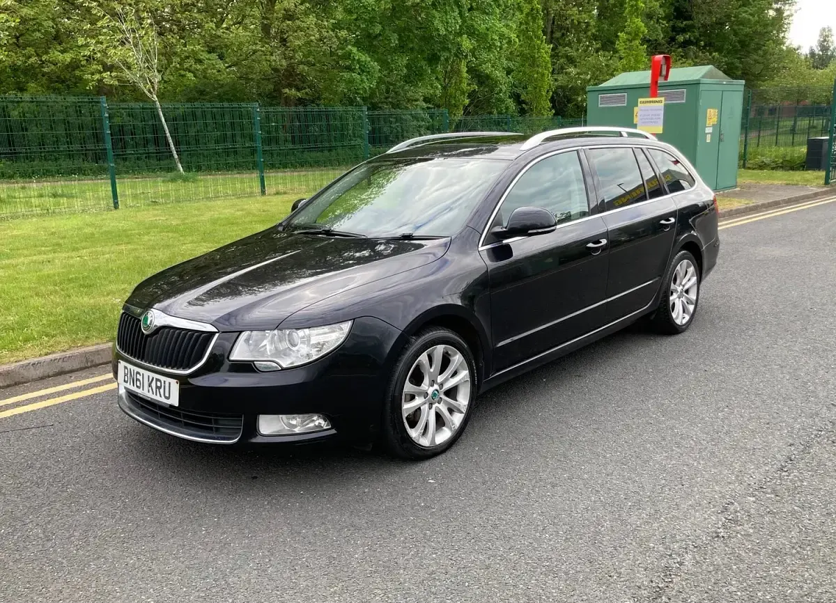 Used Skoda Superb SE 105 HP (77 kW) 2011 Black Estate