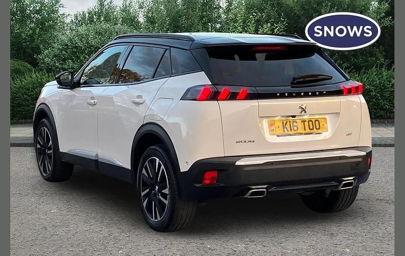 Used Peugeot 2008 Premium 155 HP (114 kW) 2021 White SUV