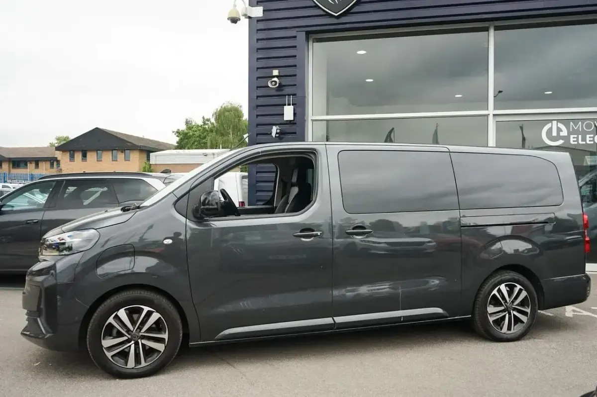 Used Peugeot e-Traveller Allure 100 kW (136 HP) 2024 Grey MPV