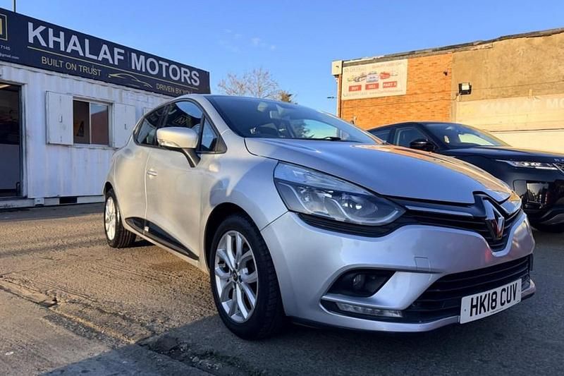 Used Renault Clio IV Dynamique 90 HP (66 kW) 2018 Silver Hatchback