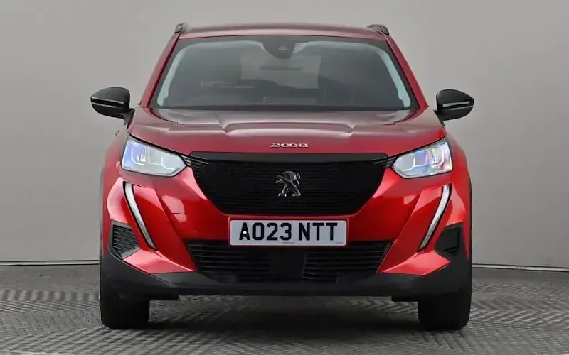 Used Peugeot 2008 Active+ 101 HP (74 kW) 2023 Red SUV