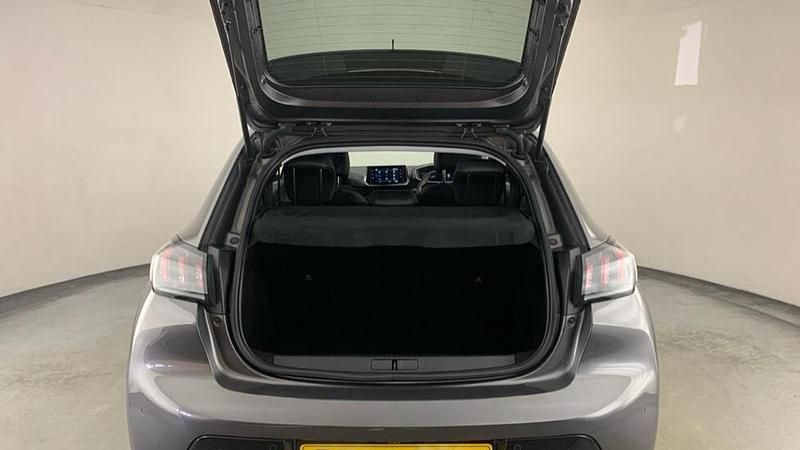 Used Peugeot 208 Allure Premium 99 HP (72 kW) 2022 Grey Hatchback