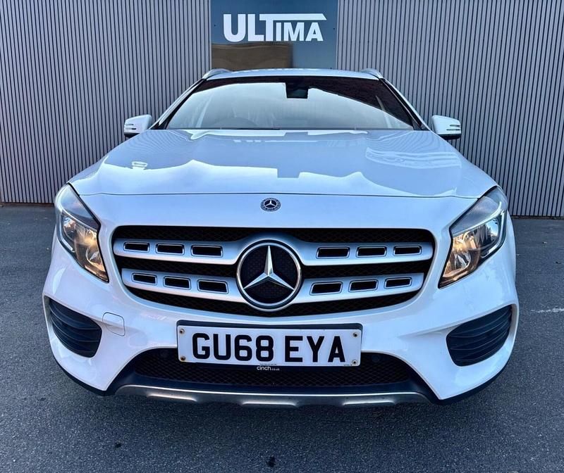 Used Mercedes GLA200 AMG line 136 HP (100 kW) 2018 White SUV