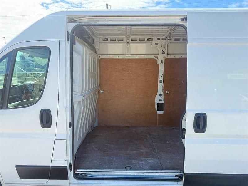 Used Citroën Relay 130 HP (95 kW) 2018 White Van