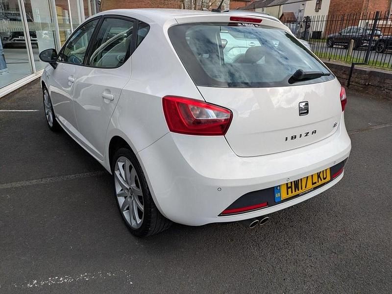 Usado Seat Ibiza FR 90 HP (66 kW) 2017 Branco Citadino