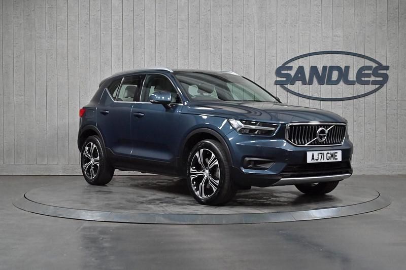 Blue Used 2022 Volvo XC40 Inscription SUV | £23,499 (Fair price) - Image 1/4