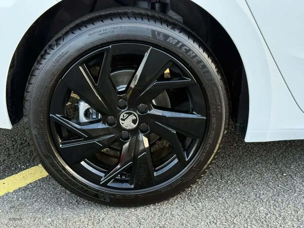 New Vauxhall Astra S 130 HP (95 kW) 2026 White Hatchback