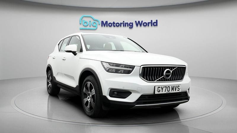Used 2020 Volvo XC40 Inscription SUV | £23,500 (Good price) - Image 1/4