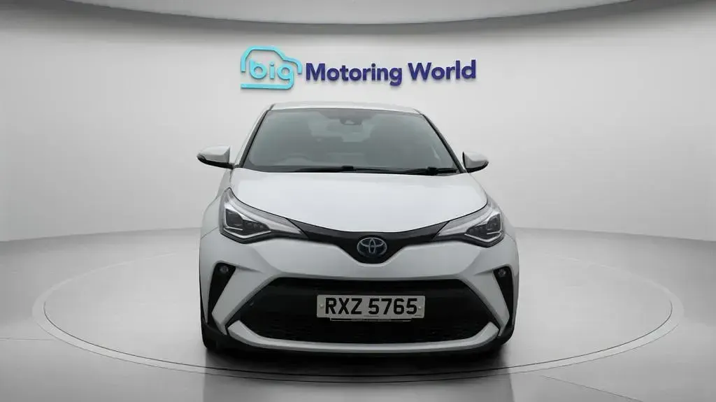 Used Toyota C-HR 122 HP (89 kW) 2022 White SUV