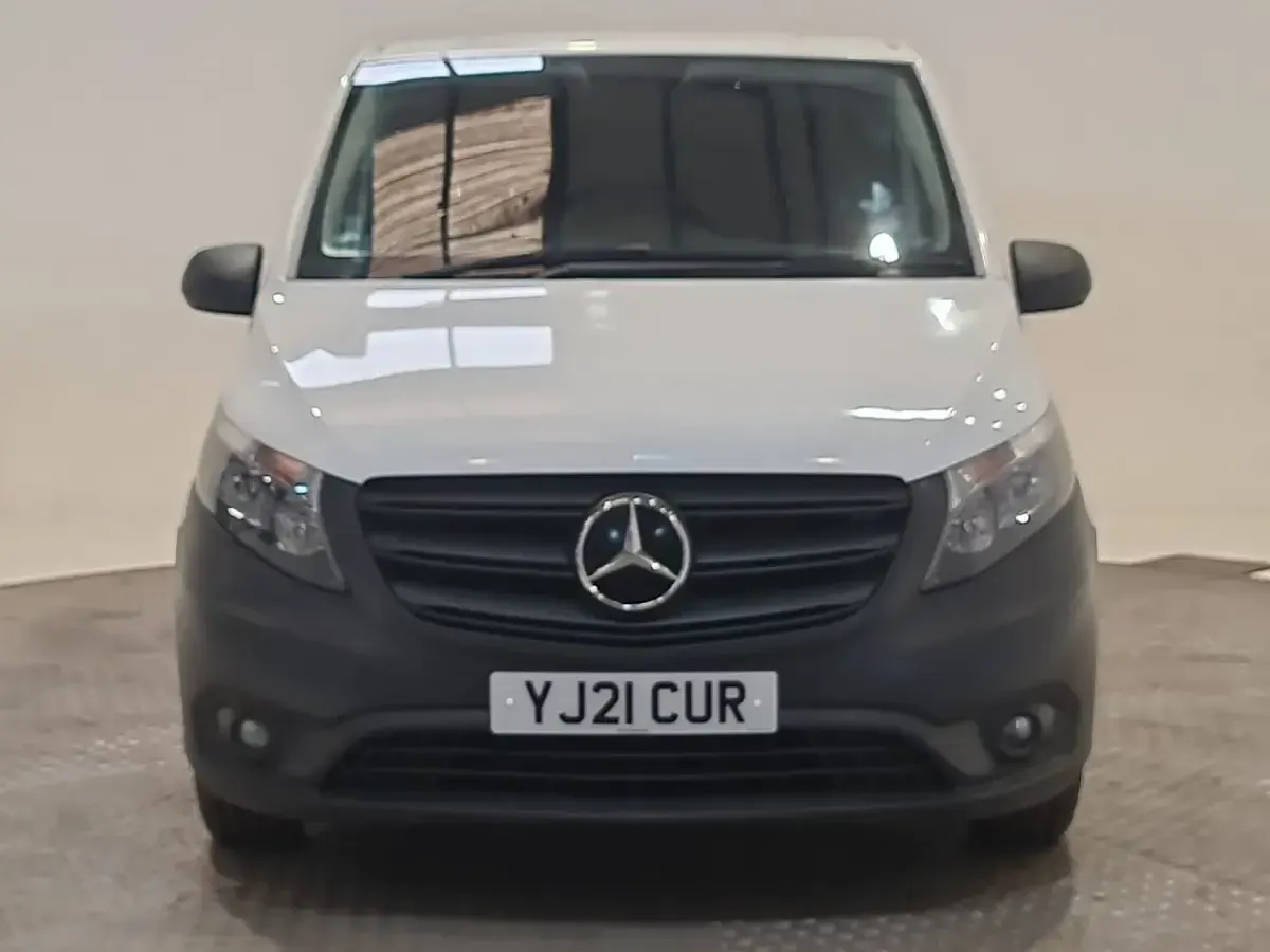 Used Mercedes Vito Progressive 136 HP (100 kW) 2021 White Van