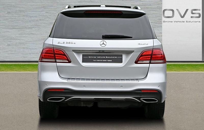 Used Mercedes GLE250 AMG Line Premium 204 HP (150 kW) 2016 Silver Estate