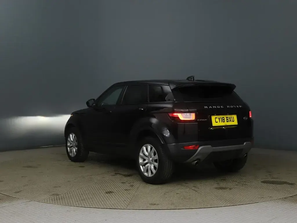 Used Land Rover Range Rover evoque SE 2018 Black Estate