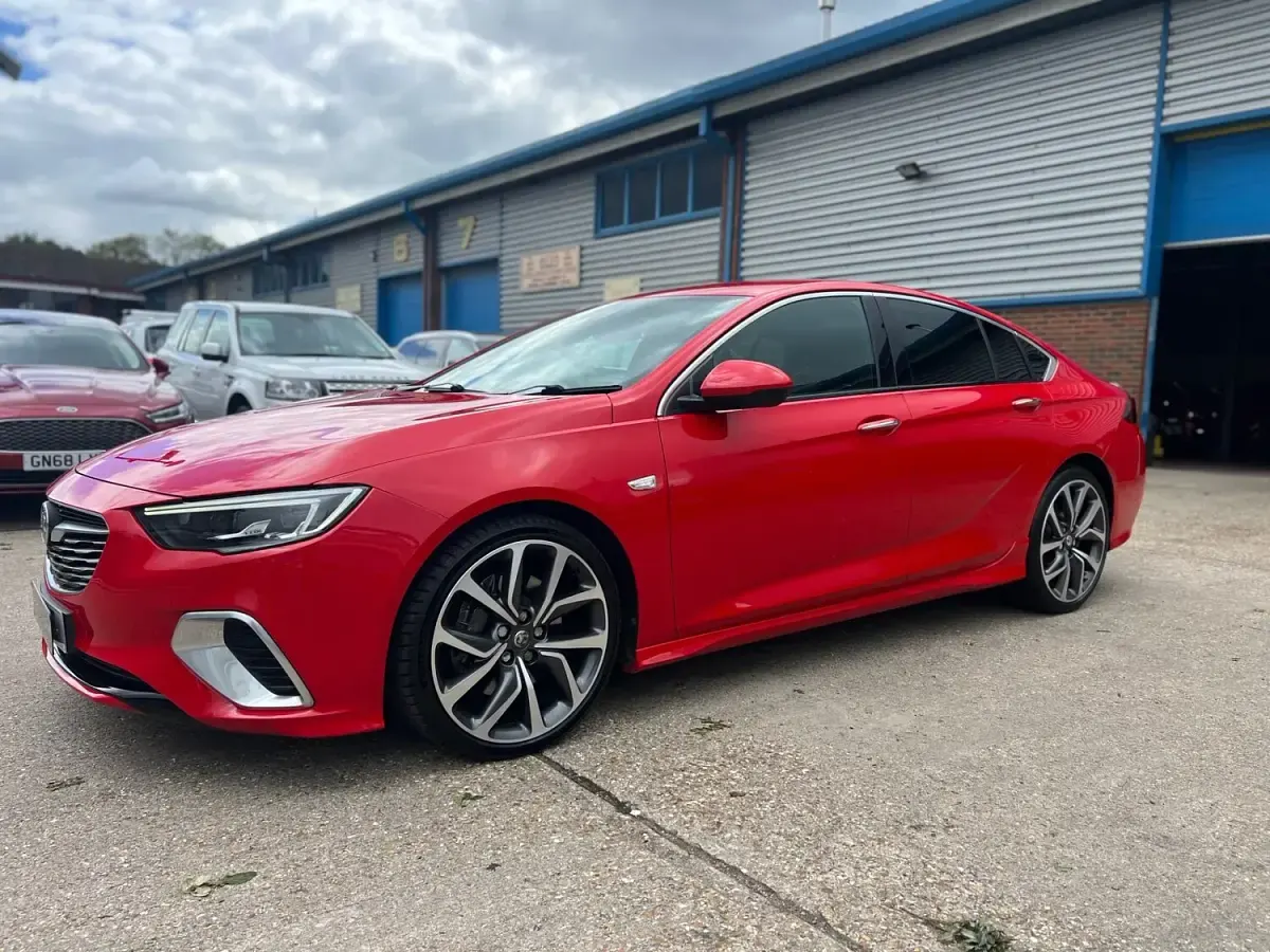 Used Vauxhall Insignia 260 HP (191 kW) 2018 Red Hatchback