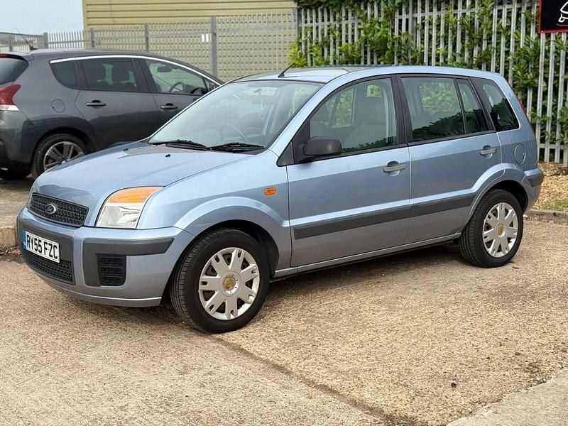 Used Ford Fusion Style 2005 Blue Hatchback