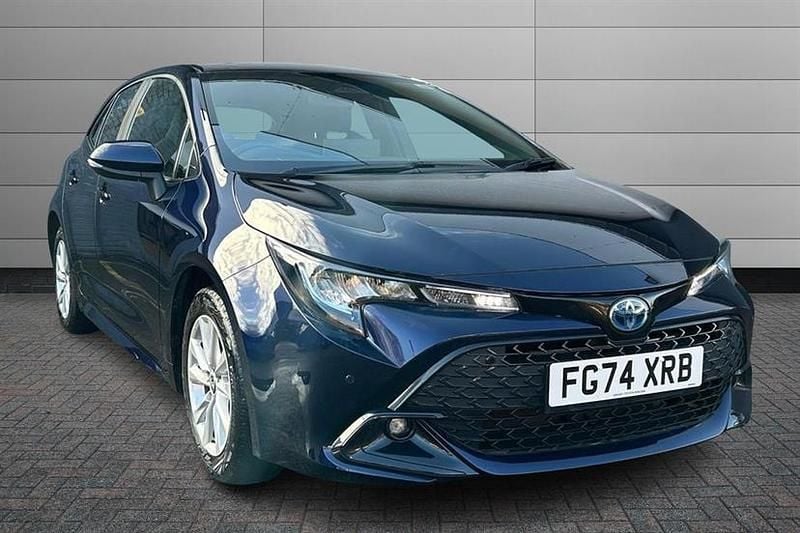 Used Toyota Corolla 140 HP (102 kW) 2024 Blue Hatchback