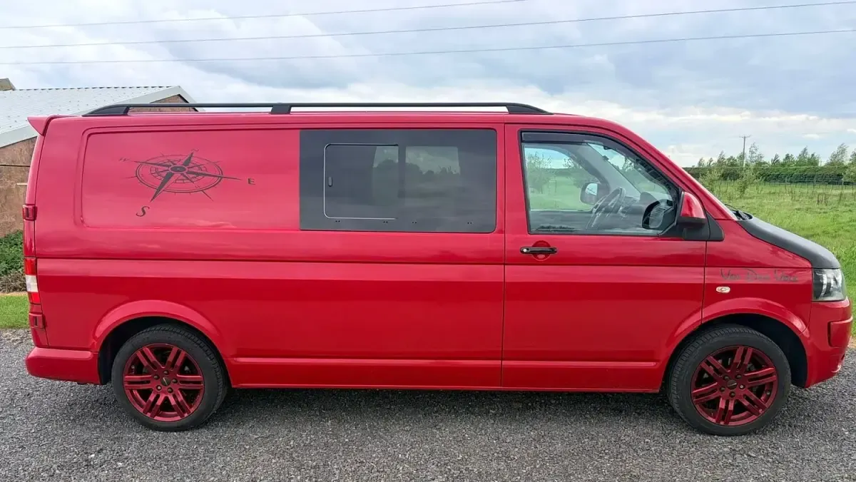 Used VW Transporter 140 HP (102 kW) 2010 Red Van