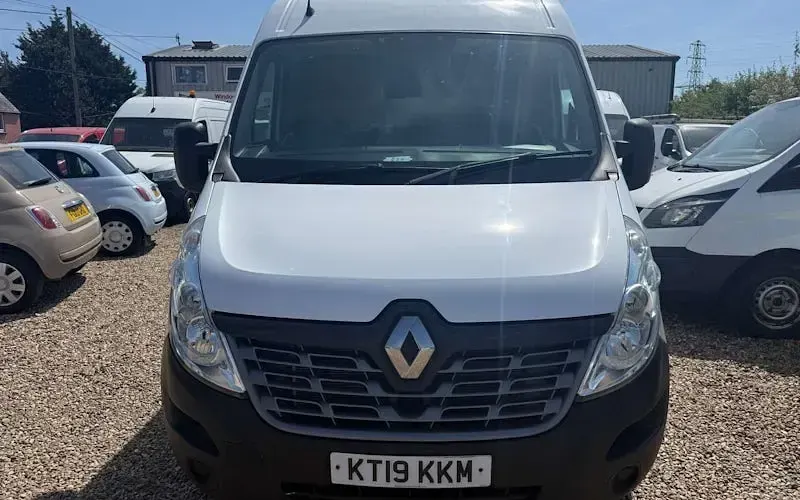 Used Renault Master Komfort 131 HP (96 kW) 2018 White Van