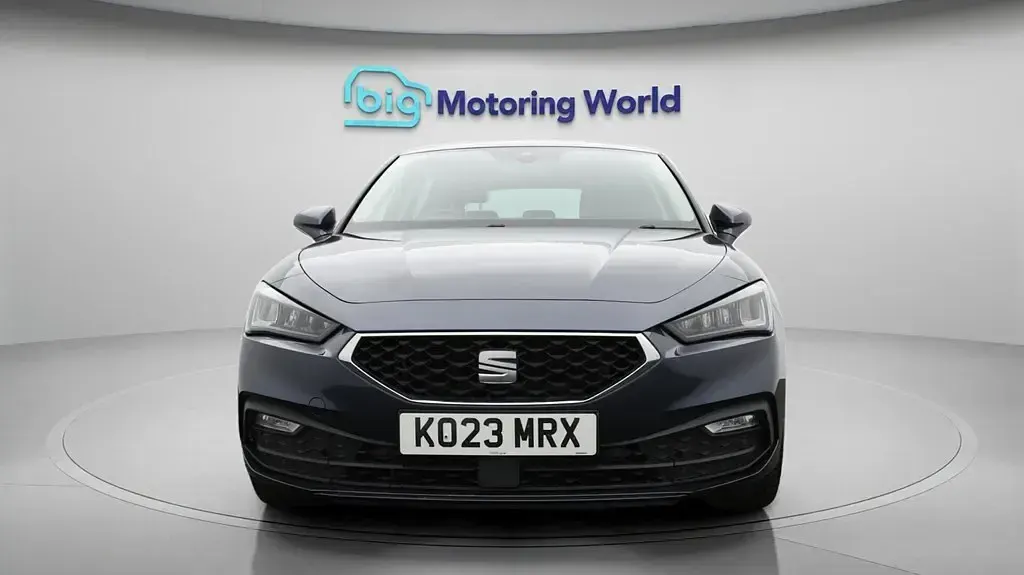 Used Seat Leon SE Dynamic 130 HP (95 kW) 2023 Grey Hatchback