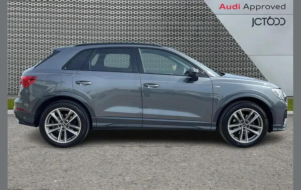 Used Audi Q3 Black Edition 150 HP (110 kW) 2022 Grey SUV