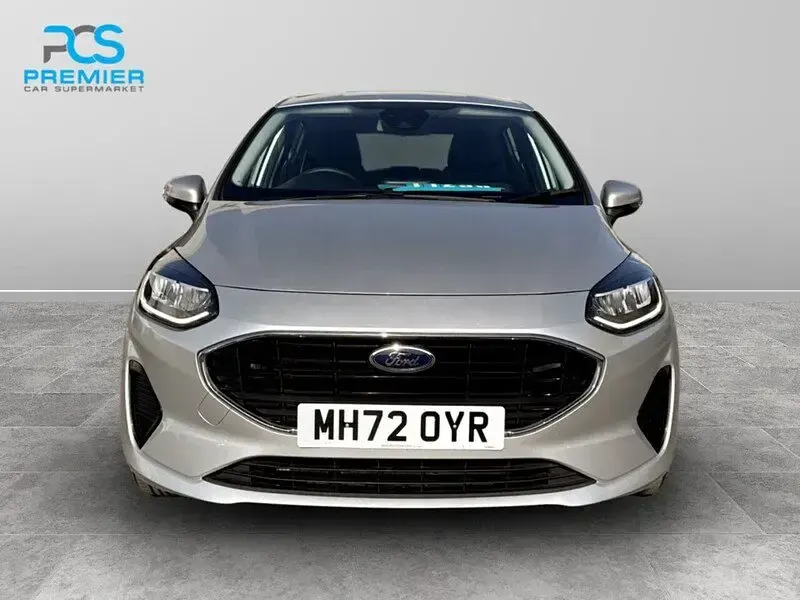 Used Ford Fiesta Trend 2023 Moondust silver (premium colour) Hatchback