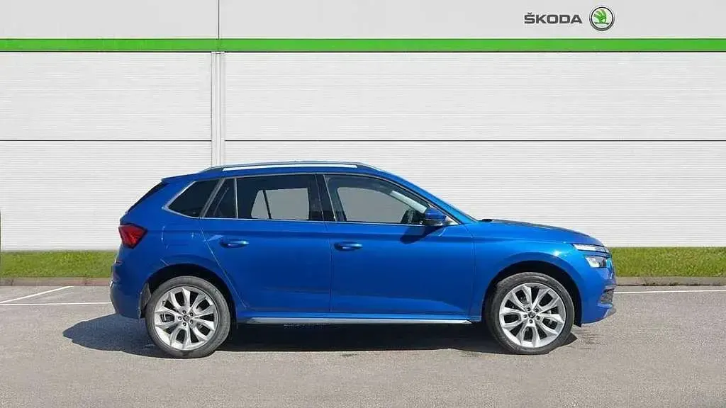 Used Skoda Kamiq SE L 147 HP (108 kW) 2020 Race blue metallic SUV
