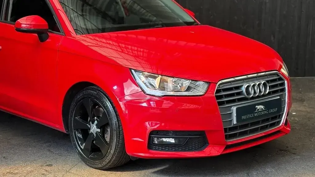 Usado Audi A1 Sportback Sport 116 CV (85 kW) 2017 Rojo Utilitario
