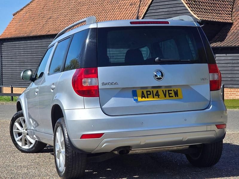 Used Skoda Yeti SE 105 HP (77 kW) 2014 Silver SUV