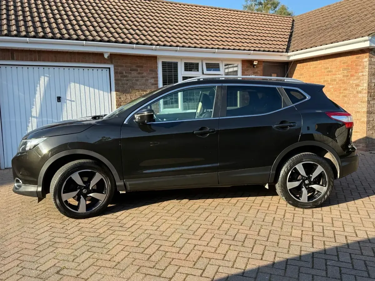 Second-hand Nissan Qashqai N-TEC 2015 Negru SUV