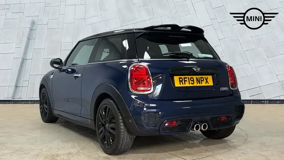 Used Mini Cooper S Sport 192 HP (141 kW) 2019 Blue Hatchback