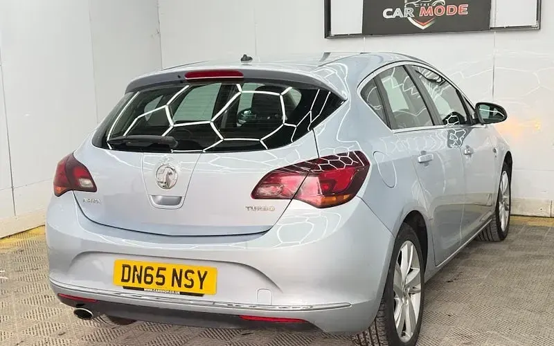 Second-hand Vauxhall Astra SRi 140 CP (102 kW) 2015 Hatchback