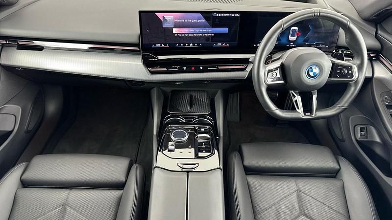 Used BMW 530e M Sport 295 HP (216 kW) 2024 White Sedan