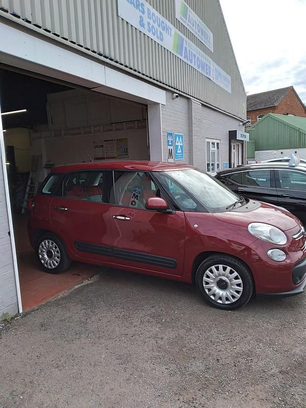 Gebraucht Fiat 500L Easy 85 PS (62 kW) 2013 Rot Van / Kleinbus