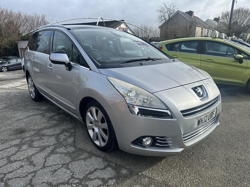 Usado Peugeot 5008 Allure 2012 Prateado Monovolume