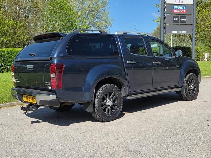 Second-hand Isuzu D-Max 2016 Albastru Pickup
