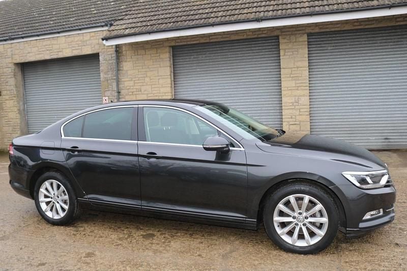 Begagnad VW Passat Business 150 HK (110 kW) 2018 Grå Sedan