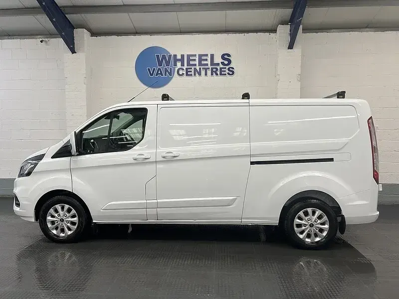 Used Ford Transit Custom Limited 130 HP (95 kW) 2023 White Van