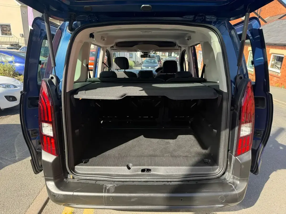 Used Peugeot Rifter Active 130 HP (95 kW) 2019 Blue MPV