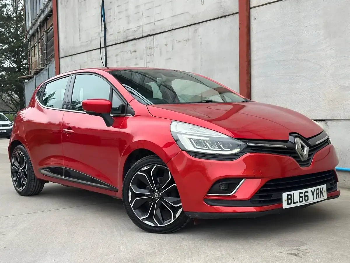 Used Renault Clio Dynamique 2016 Red Hatchback