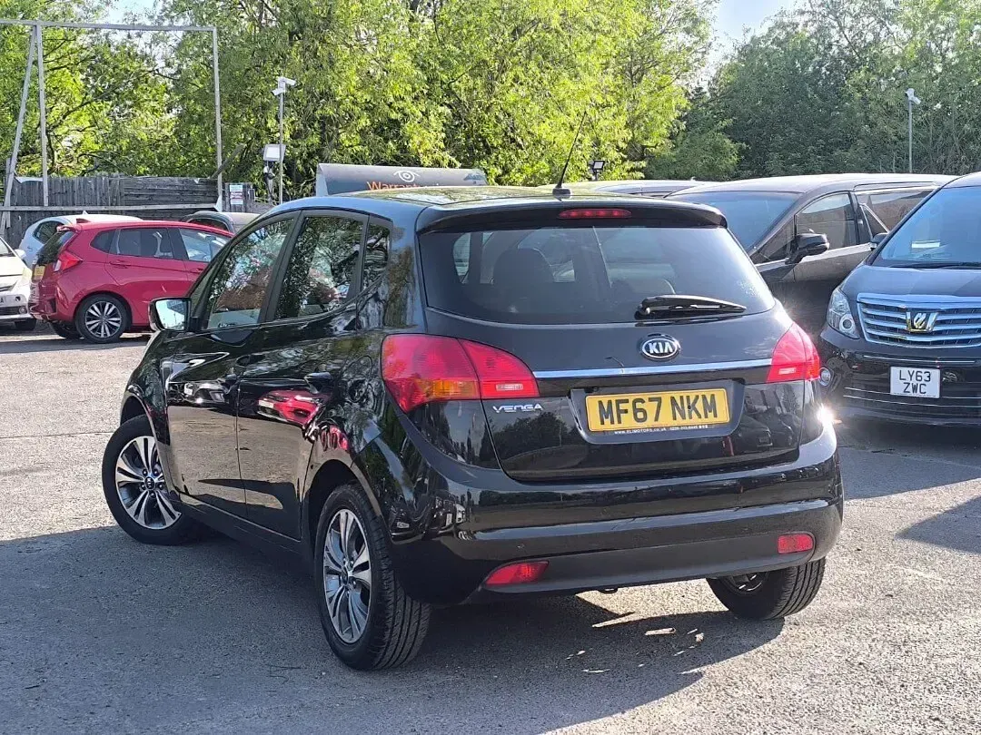Used Kia Venga 123 HP (90 kW) 2017 Black Hatchback