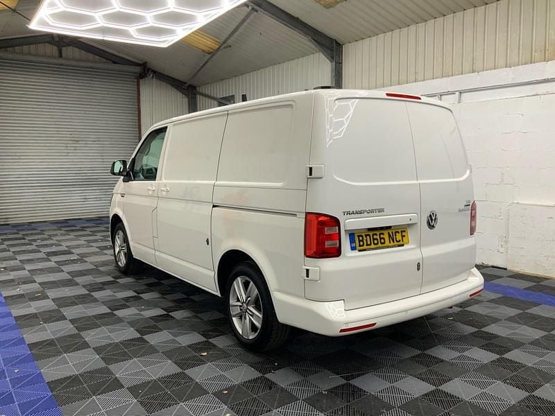 Used VW Transporter Highline 2017 White Van