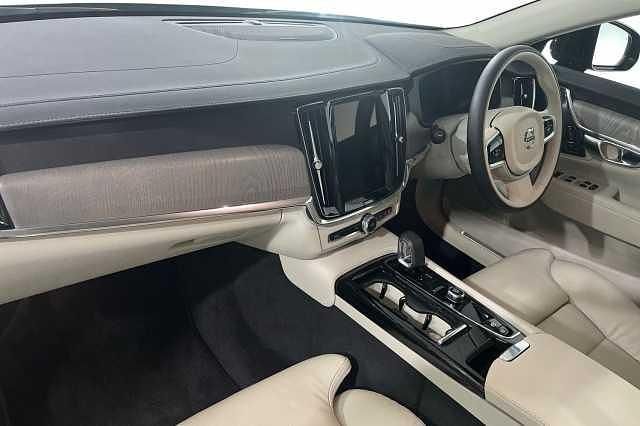 Used Volvo V90 Plus 345 HP (253 kW) 2025 Blue Estate