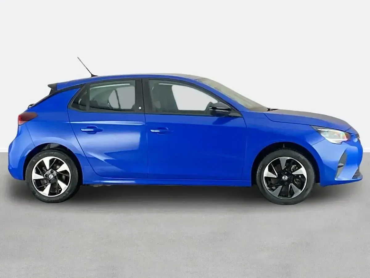 Second-hand Vauxhall Corsa-e 100 kW (136 CP) 2022 Albastru Hatchback