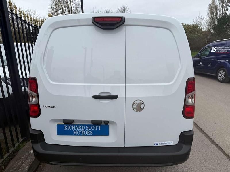 New Vauxhall Combo 130 HP (95 kW) 2026 Unknown MPV