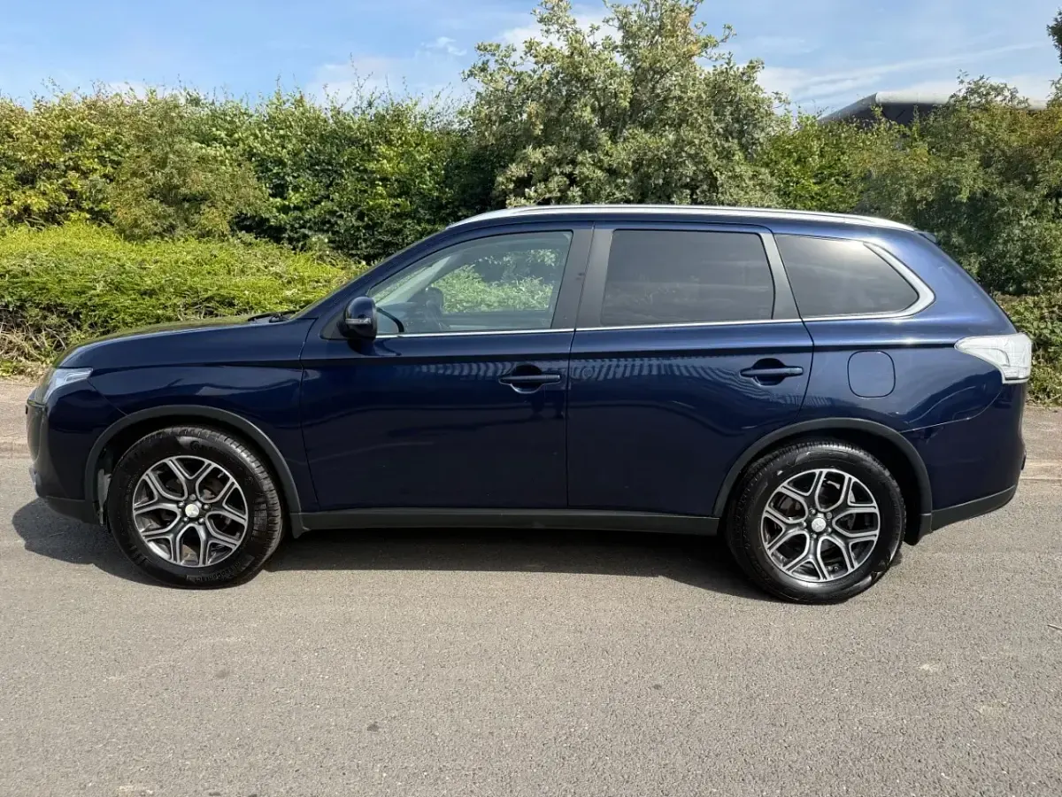 Used Mitsubishi Outlander 2015 Blue SUV