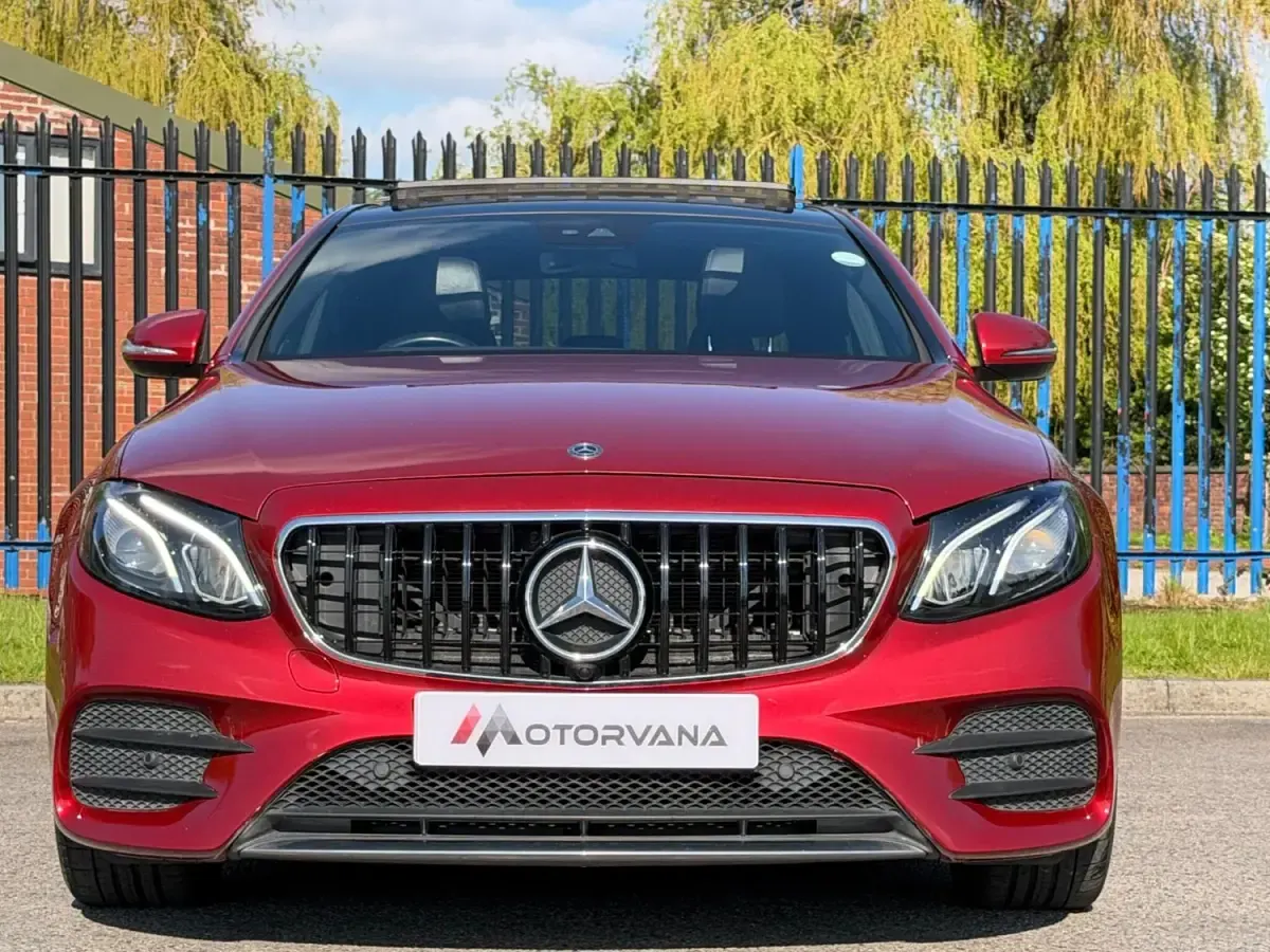 Usado Mercedes E220 AMG Line Premium 194 HP (142 kW) 2019 Vermelho Sedan